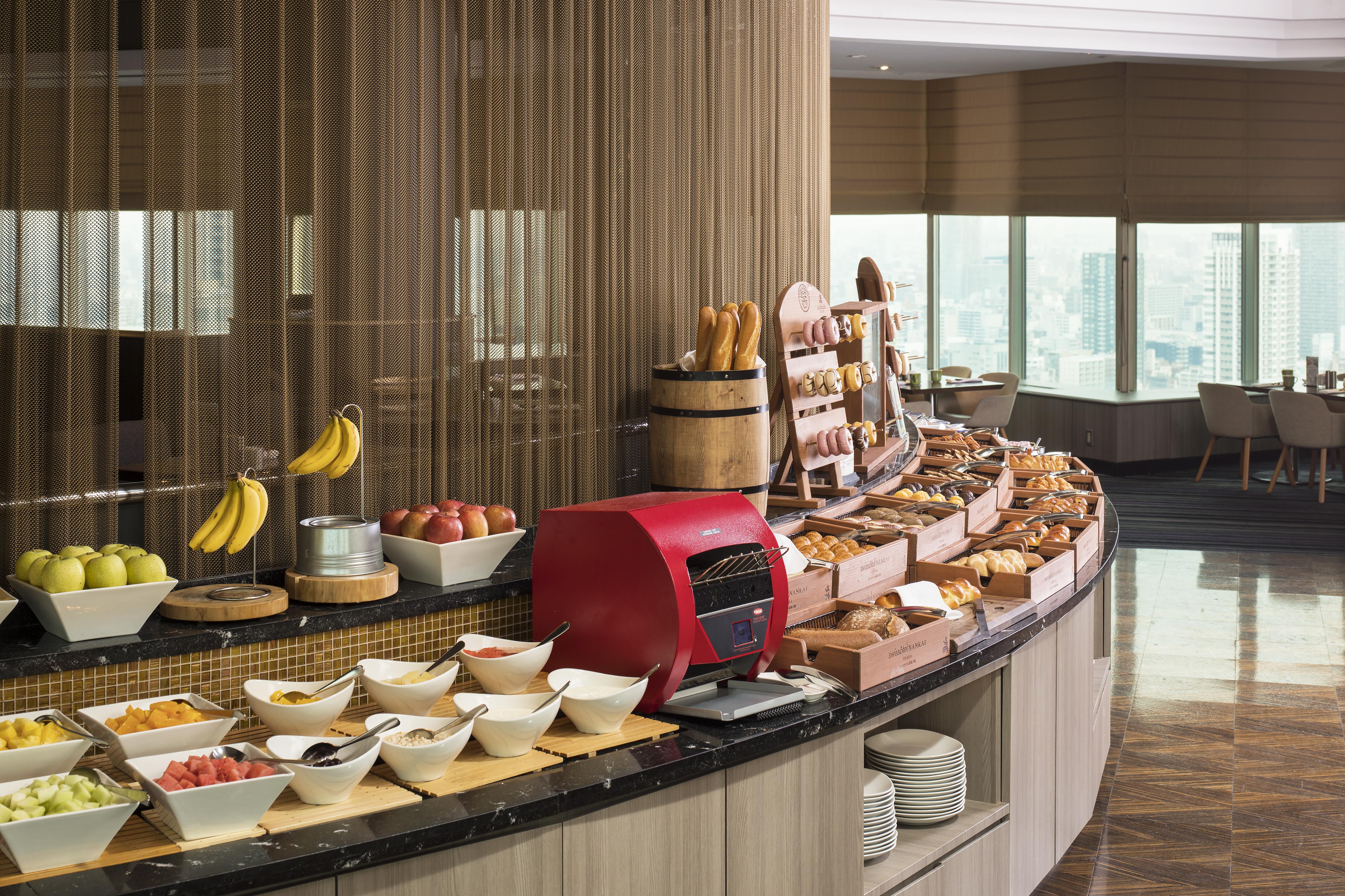 Swissotel Nankai Osaka Exteriör bild A buffet at a hotel