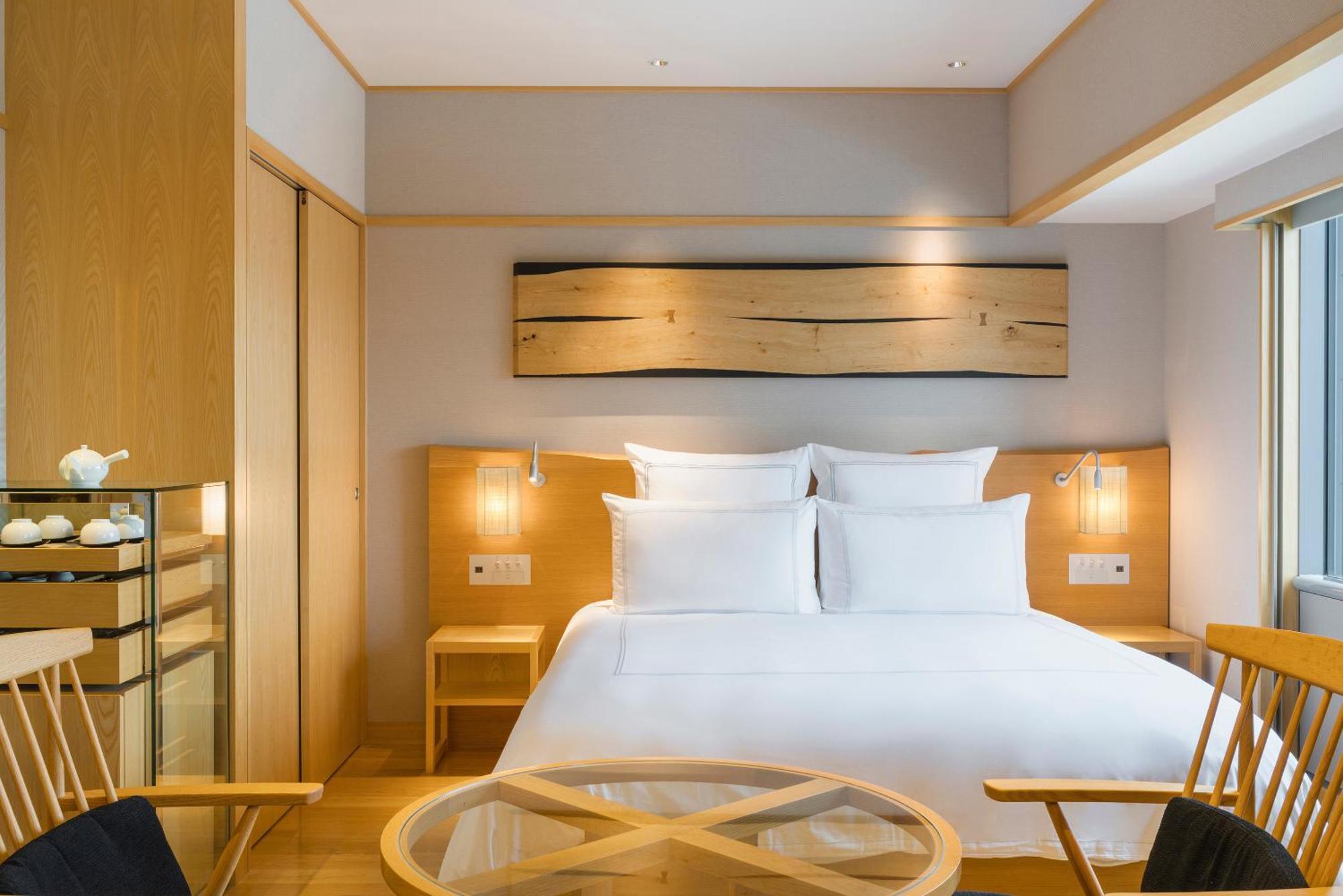 Swissotel Nankai Osaka Exteriör bild A room at the hotel