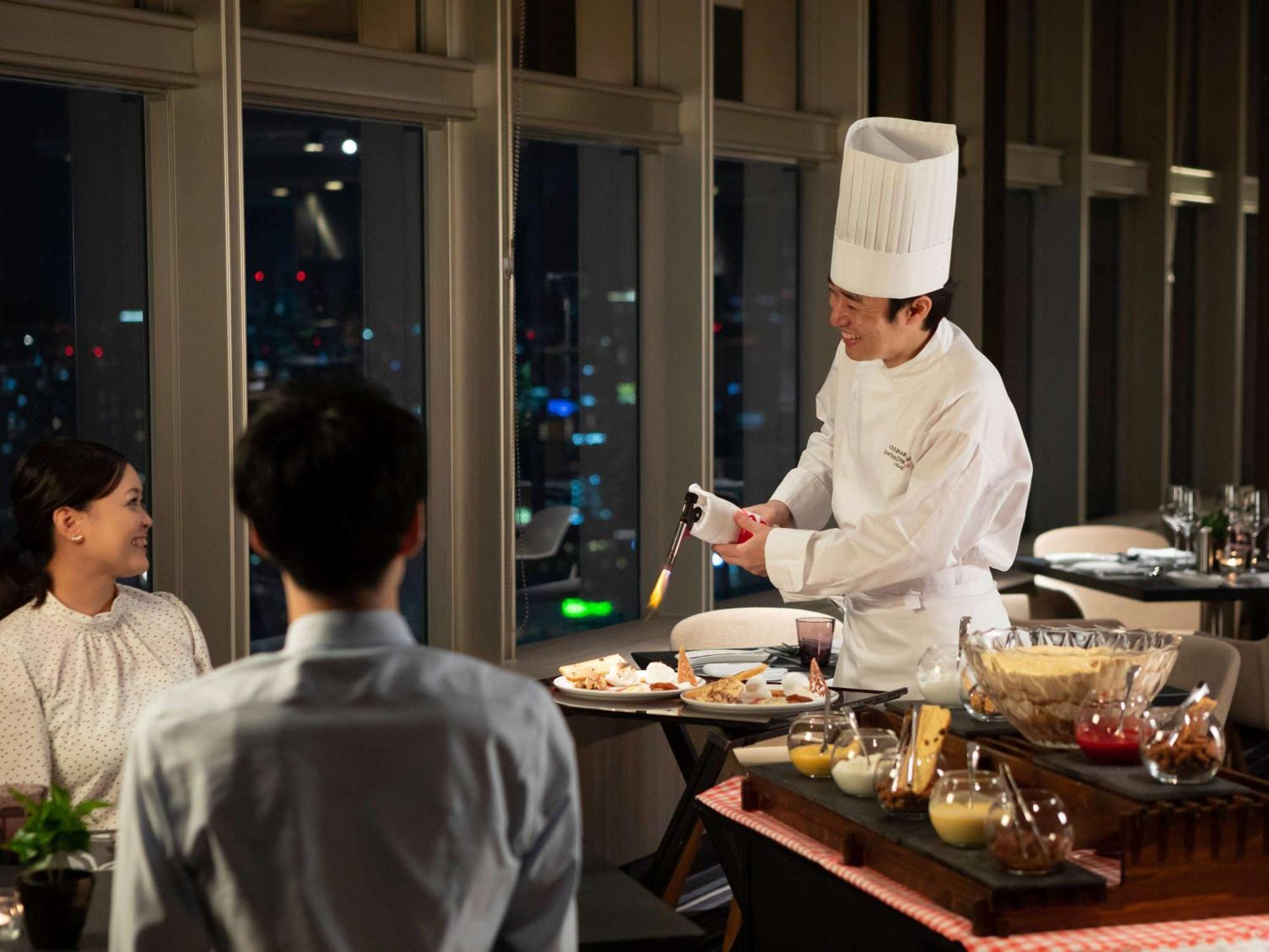 Swissotel Nankai Osaka Exteriör bild A chef at work