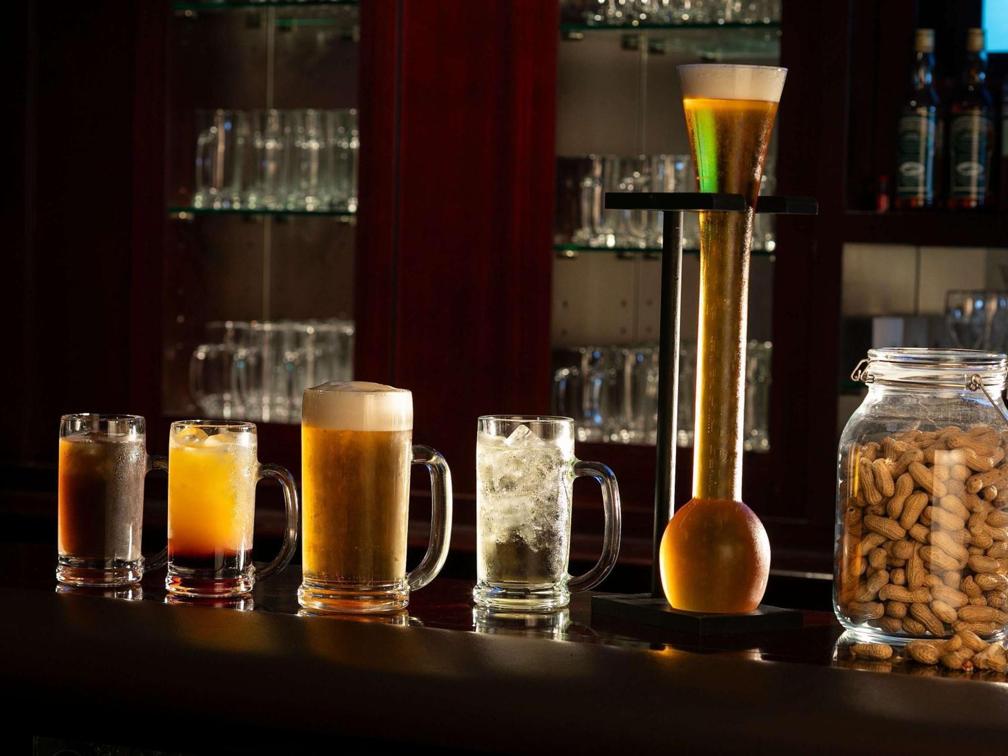 Swissotel Nankai Osaka Exteriör bild A variety of beer glasses
