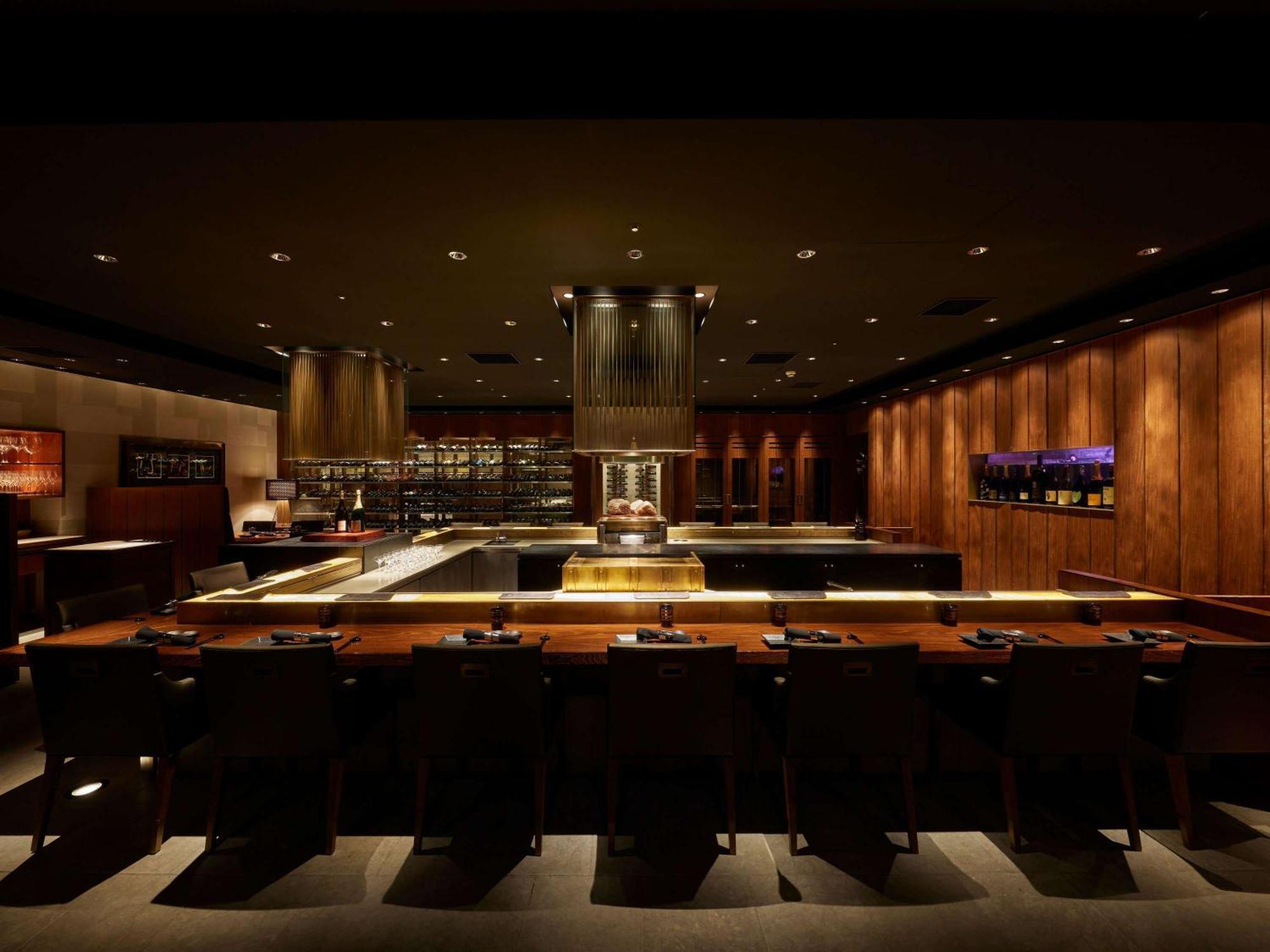 Swissotel Nankai Osaka Exteriör bild Interior of a restaurant