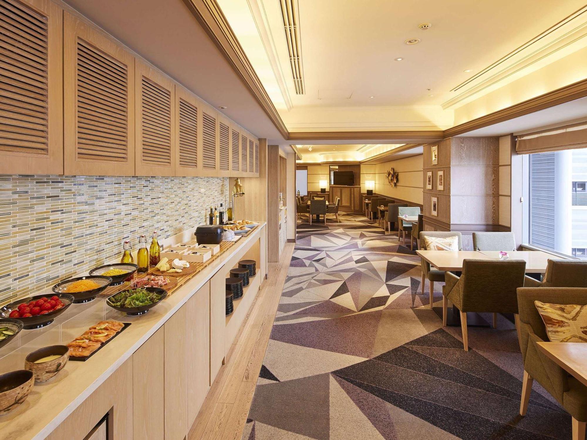 Swissotel Nankai Osaka Exteriör bild The Club at Tokyo International Airport