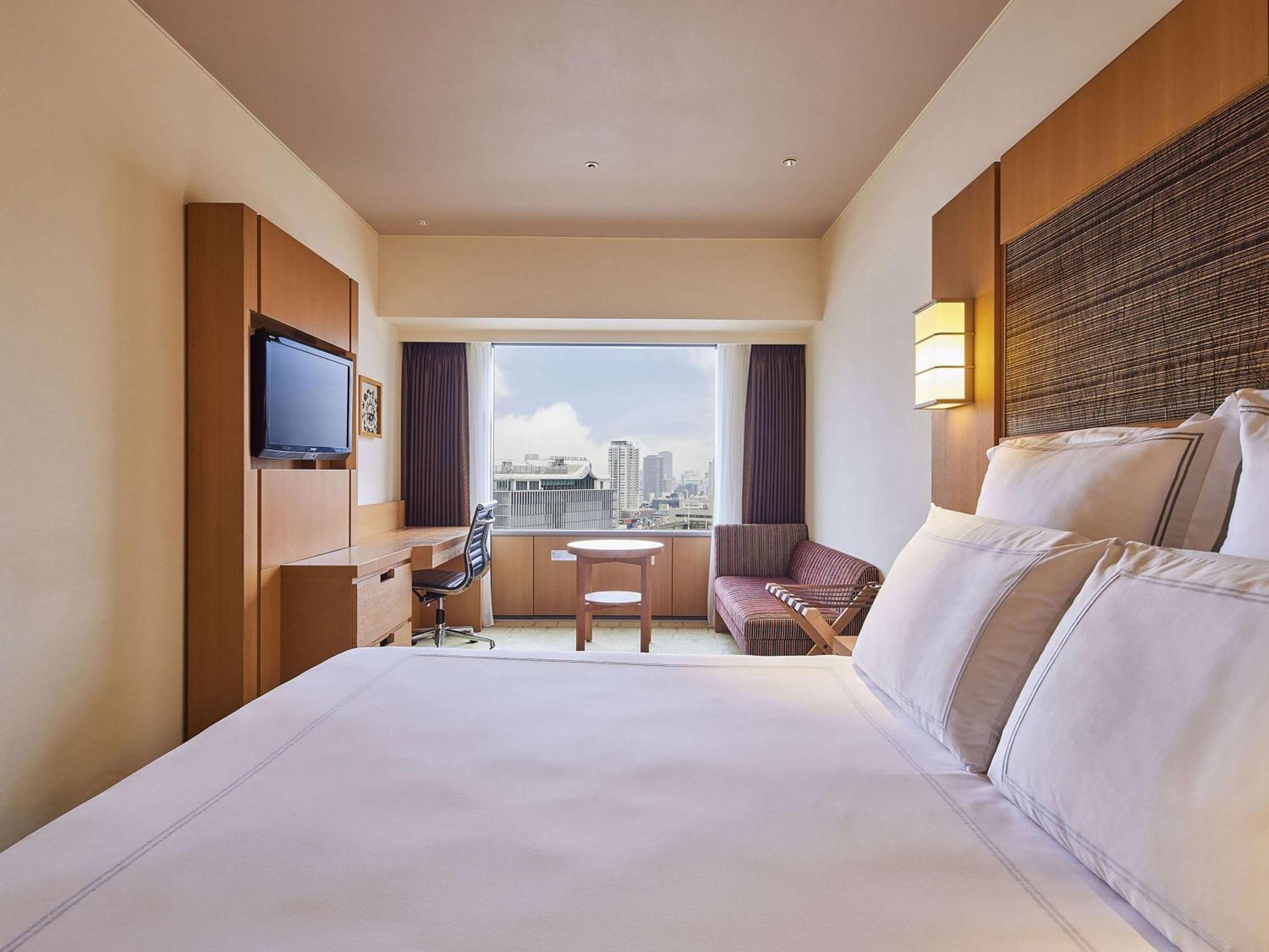 Swissotel Nankai Osaka Exteriör bild A room at the hotel